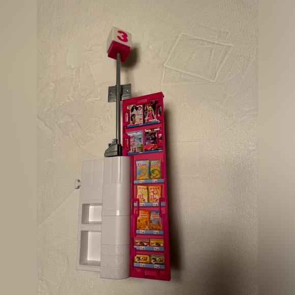 Barbie Supermarket Playset - Picture 6 of 11